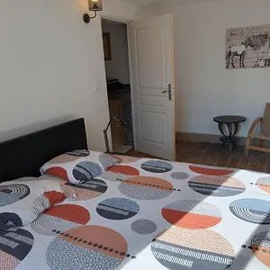  Séjour chez l'habitant Chambre Vue Chateau - Bâtisse Historique Proche Lac/forêts